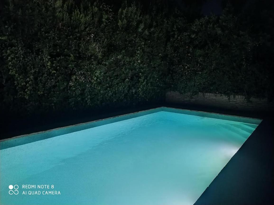 Dormir Entre Limones, Casa De Invitados En Vivienda Familiar Dos Hermanas Luaran gambar